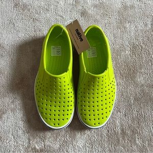NWT Native Shoes Size 2